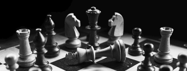 chess-checkmated-chess-pieces-black-white-957312.jpeg